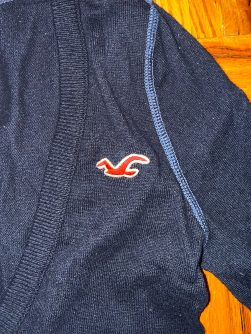 HOLLISTER Sweater - Picture 2 of 3